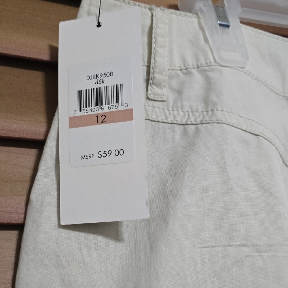 DKNY Cream Mini Cargo Skirt - Picture 4 of 4